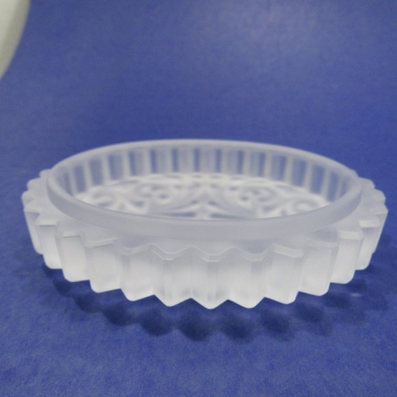 Clear Oval Glass Frosted Lid Trinket Jewelry Box - Picture 8 of 8